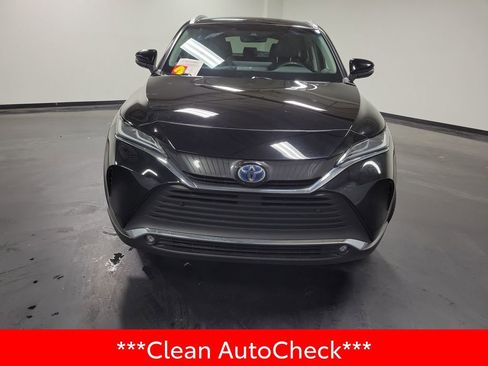 Used 2023 Toyota Venza XLE AWD/4WD image 3