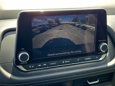 Certified 2024 Nissan Rogue SV FWD image 20