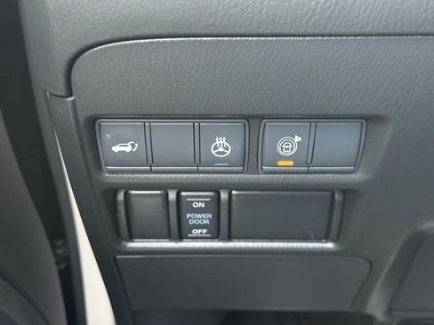 Used 2022 Nissan Armada Platinum w/ Captain's Chairs Package image 40