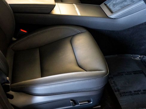 Used 2025 Tesla Model 3 image 27