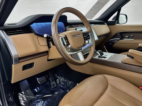 Used 2026 Land Rover Range Rover SE AWD/4WD image 9