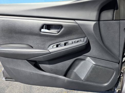 Used 2025 Nissan Sentra SV FWD image 20