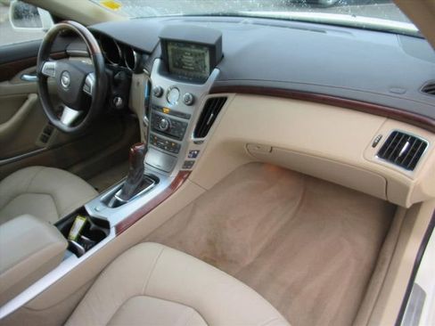 Used 2011 Cadillac CTS Premium image 10