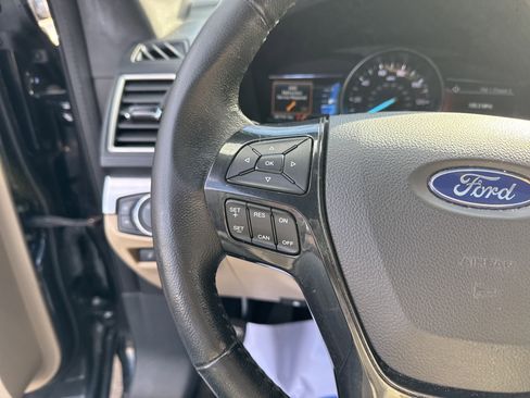 Used 2017 Ford Explorer XLT w/ Equipment Group 202A image 23