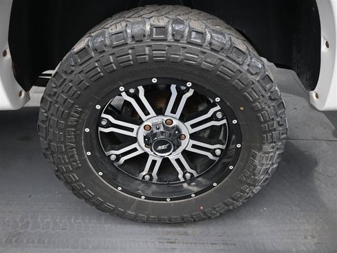 Used 2018 RAM 1500 Laramie image 19