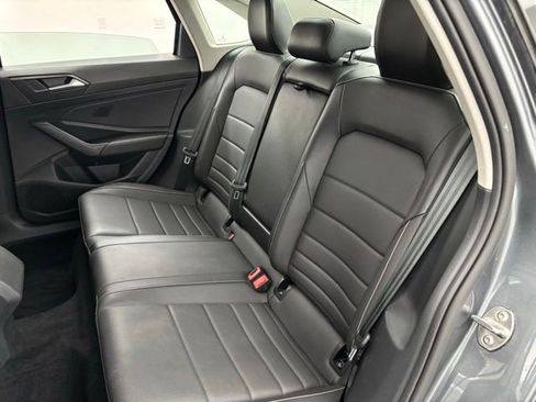 Used 2024 Volkswagen Jetta SE FWD image 36