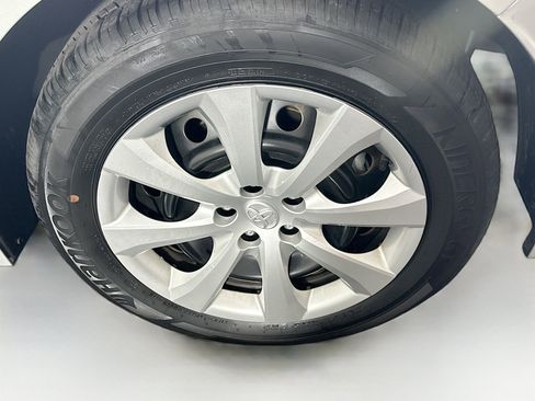 Used 2025 Toyota Corolla LE image 11