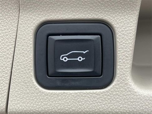 Used 2019 GMC Acadia Denali image 24