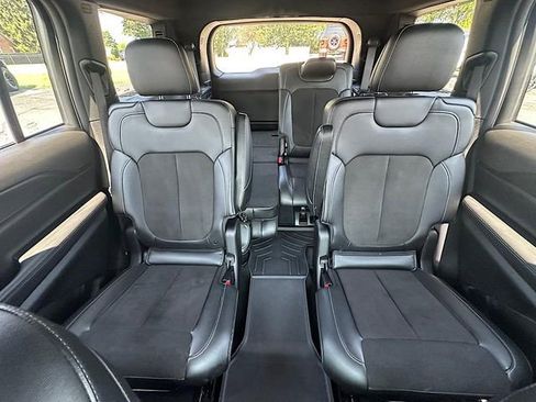 Used 2023 Jeep Grand Cherokee L Altitude image 26