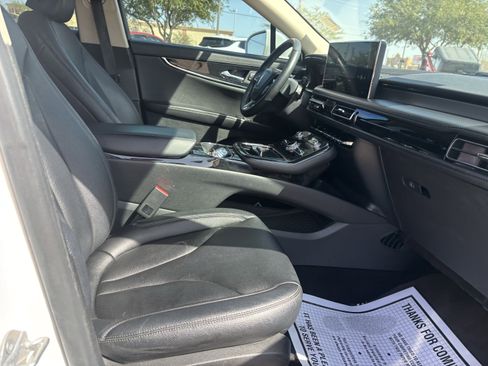 Used 2023 Lincoln Nautilus FWD w/ Premium Package image 23