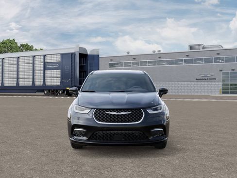 New 2026 Chrysler Pacifica Select w/ S Appearance Package image 6