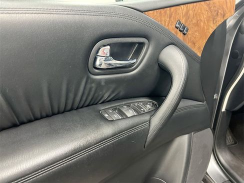 Used 2023 Nissan Armada SL w/ Captain's Chairs Package image 21