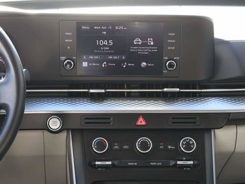 Used 2024 Kia Carnival LX FWD image 16