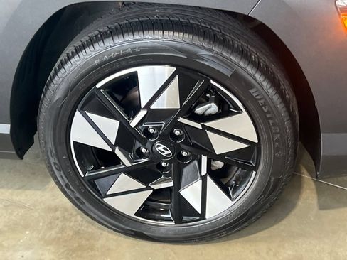 Used 2024 Hyundai Kona SEL FWD image 38