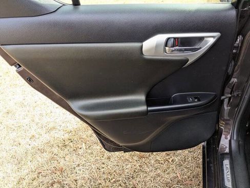 Used 2013 Lexus CT 200h image 27