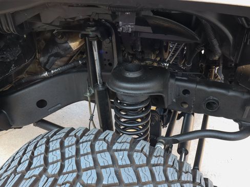 Used 2018 Jeep Wrangler Unlimited Sport S AWD/4WD image 13