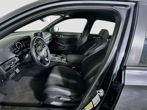 Used 2025 Honda Civic Sport image 13