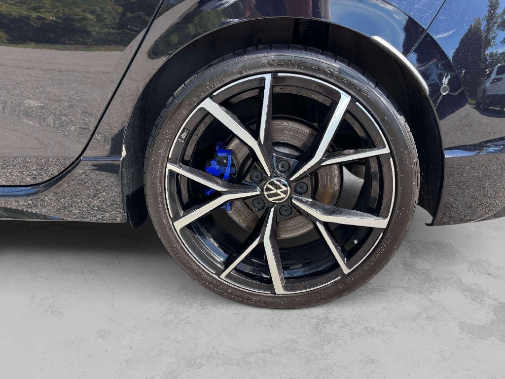 Used 2024 Volkswagen Golf R AWD/4WD image 33