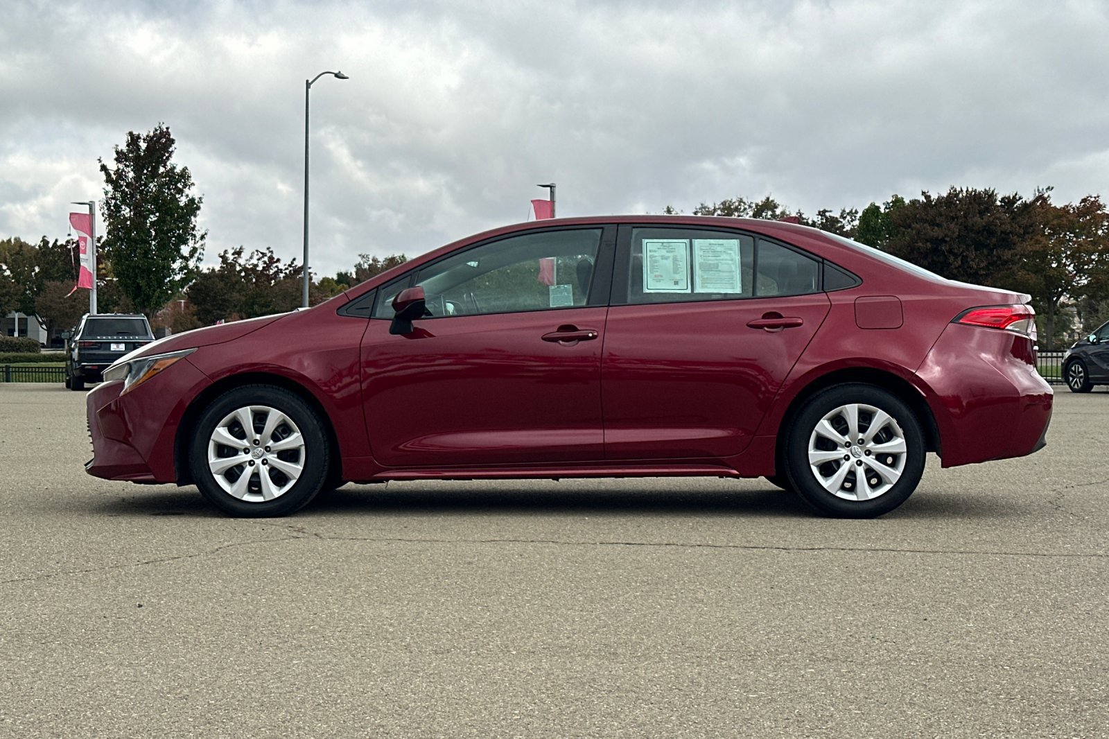Used 2025 Toyota Corolla LE FWD image 7