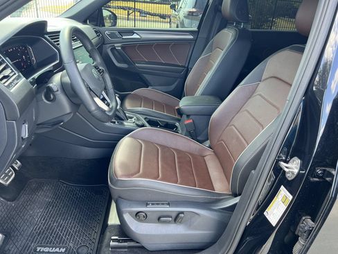 Used 2024 Volkswagen Tiguan SEL R-Line AWD/4WD image 6