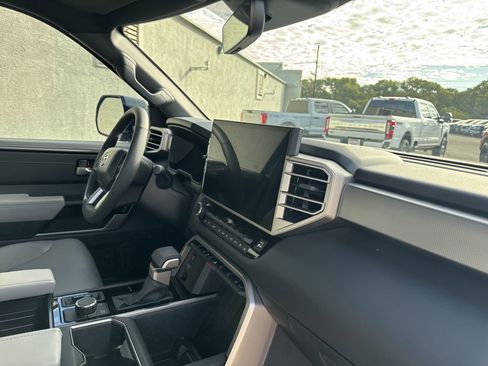 Used 2025 Toyota Tundra Limited image 19