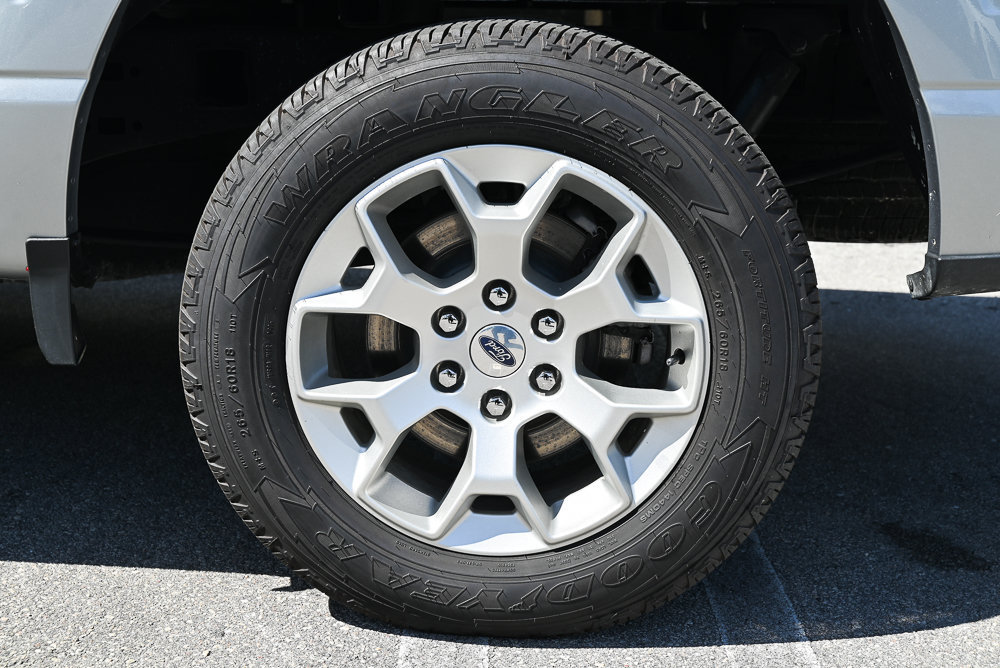 Used 2022 Ford F150 XLT w/ Trailer Tow Package RWD image 9