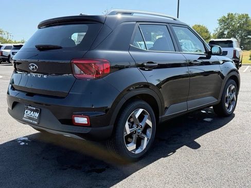 Certified 2025 Hyundai Venue SEL FWD image 5