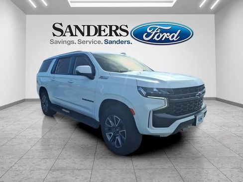 Used 2024 Chevrolet Suburban Z71 w/ Luxury Package AWD/4WD image 1