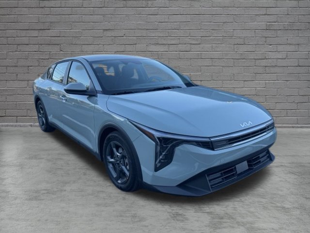 Certified 2025 Kia K4 FWD image 2