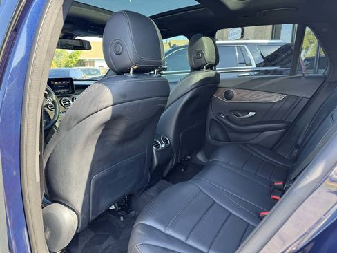 Used 2019 Mercedes-Benz GLC 300 4MATIC w/ AMG Line image 40