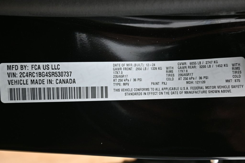 Used 2025 Chrysler Pacifica Select FWD image 9