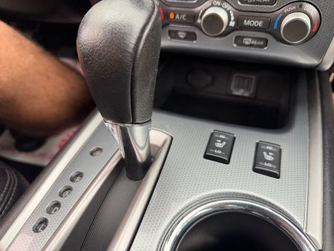 Used 2018 Nissan Pathfinder SL AWD/4WD image 29