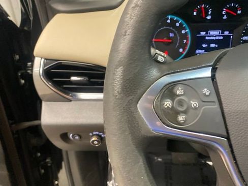 Used 2023 Chevrolet Traverse LS FWD image 14