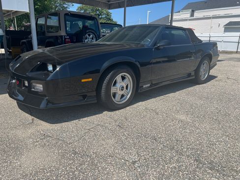 Used 1991 Chevrolet Camaro Z28 image 2