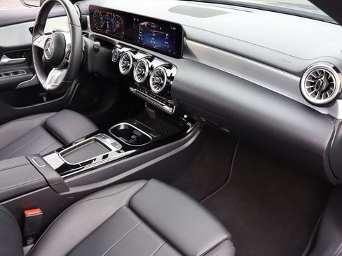 Used 2025 Mercedes-Benz CLA 250 4MATIC image 30