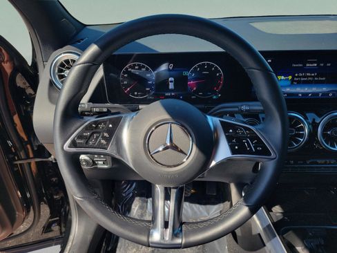 Certified 2025 Mercedes-Benz GLA 250 image 19