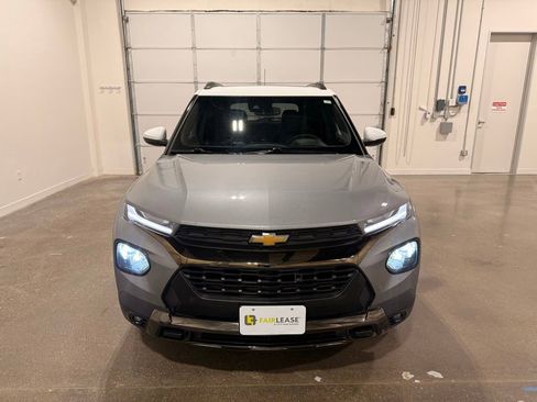 Used 2023 Chevrolet TrailBlazer ACTIV w/ Sun and Liftgate Package FWD image 2