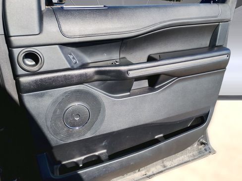 Used 2021 Ford Expedition Max XLT image 34