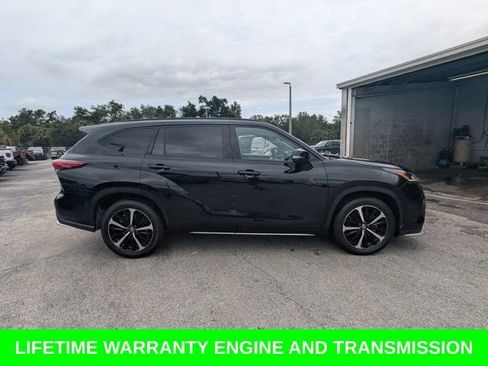 Used 2022 Toyota Highlander XSE AWD/4WD image 4