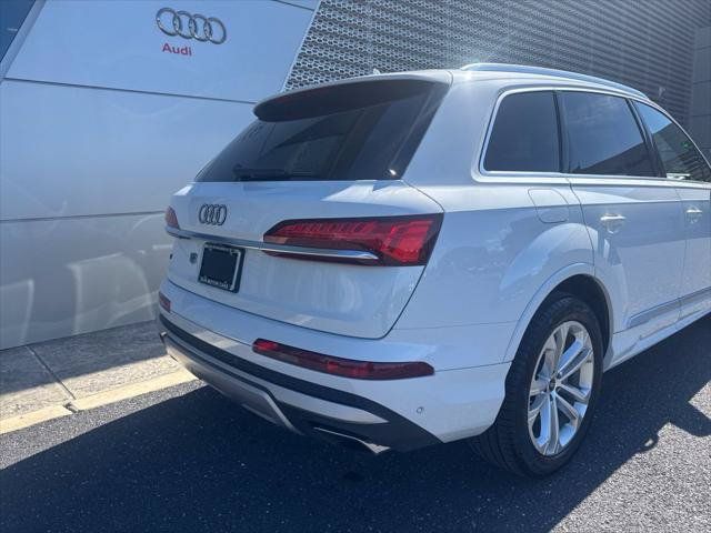Certified 2025 Audi Q7 3.0T Prestige AWD/4WD image 32