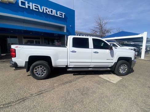 Used 2019 Chevrolet Silverado 2500 LTZ w/ Duramax Plus Package image 10