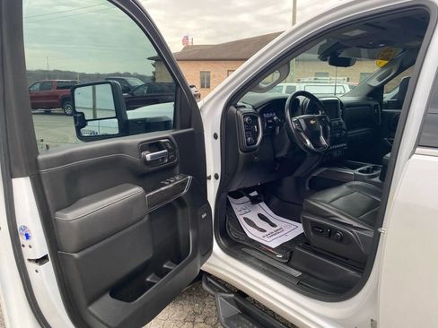 Used 2020 Chevrolet Silverado 2500 LTZ w/ LTZ Premium Package AWD/4WD image 9