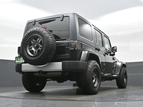 Used 2014 Jeep Wrangler Unlimited Sahara w/ Connectivity Group AWD/4WD image 30