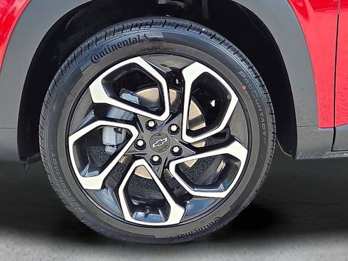 Used 2026 Chevrolet Trax RS FWD image 9