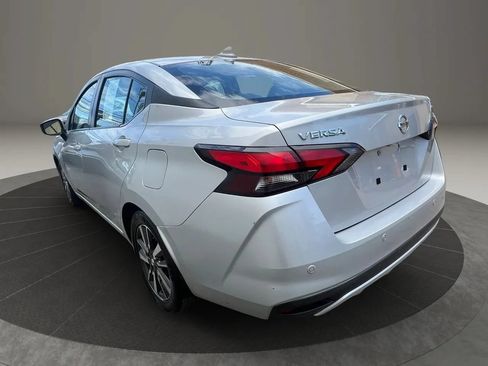 Used 2021 Nissan Versa SV FWD image 7