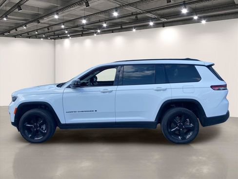 Used 2024 Jeep Grand Cherokee L Altitude AWD/4WD image 4
