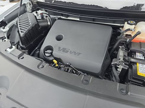 Certified 2023 Chevrolet Traverse LT w/ Rear Camera Mirror Package image 30