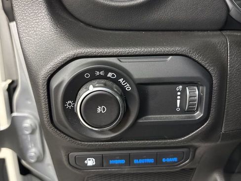 Used 2023 Jeep Wrangler Unlimited Sahara w/ Cold Weather Group image 10