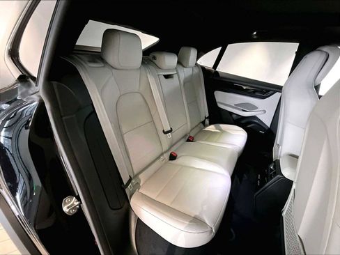 New 2026 Porsche Macan 4 Electric image 28