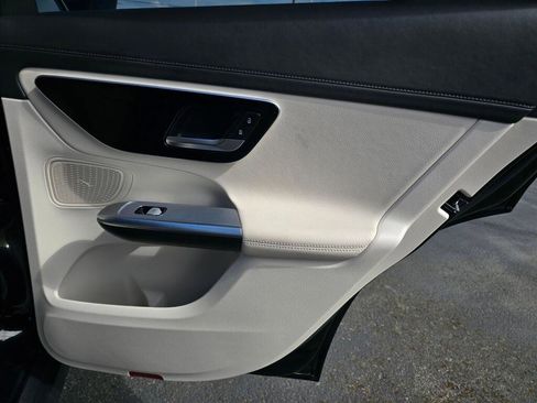 Used 2024 Mercedes-Benz GLC 300 4MATIC w/ Driver Assistance Package image 24